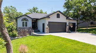 75 Autumn Lake Dr, Village of Four Seasons, MO 65049