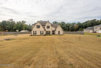 12719 Pebble Ridge Dr, Byhalia, MS 38611