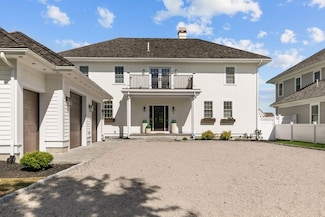 45 Carnegie Abbey Ln, Portsmouth, RI 02871