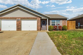 3500 SW Landau Ct, Bentonville, AR 72712