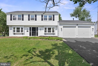 4 New Coach Ln, Willingboro, NJ 08046