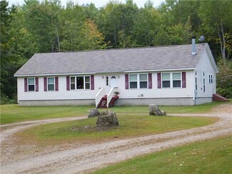 581 Long Plains Rd, Buxton, ME 04093