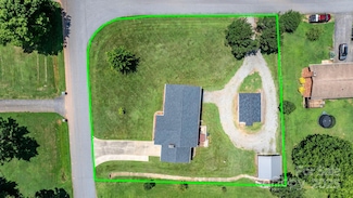 100 Pinecrest Ct, Taylorsville, NC 28681