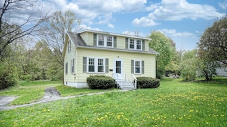 12 Maple St, Hallowell, ME 04347