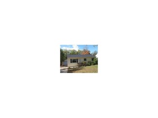 208 2nd Ave, Hiawatha, IA 52233