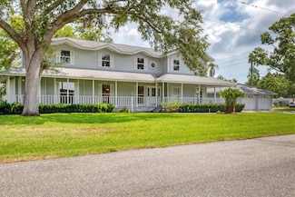 2002 8th St W, Palmetto, FL 34221