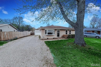 312 Frey Ln, Fairview Heights, IL 62208