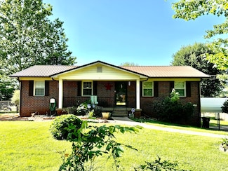 3716 Halifax Cir, Morristown, TN 37813