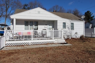 98 Shadycrest Dr, East Hartford, CT 06118