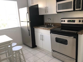 1241 14th St Unit 9, Miami Beach, FL 33139