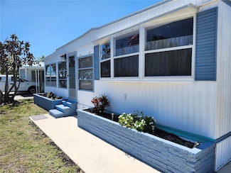 1252 Kingfisher Dr, Englewood, FL 34224