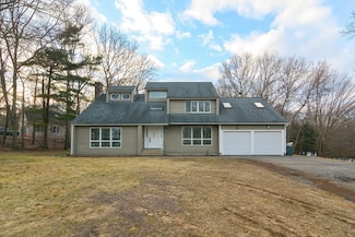 10 Sullivan Blvd, Oxford, MA 01540