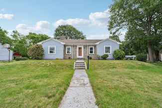 649 S Franklin St, Holbrook, MA 02343