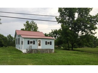 1203 Maple St, Saint Marys, WV 26170