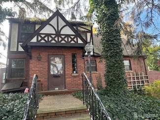 145 Dover Rd, Colonia, NJ 07067