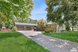 1 Pine Ridge Ln, Geneseo, IL 61254