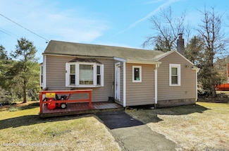 109 Sunset Ave, Tannersville, NY 12485