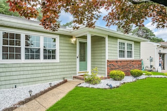 11 Sheepshead Dr, Toms River, NJ 08757