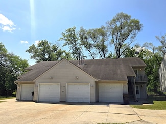 951 Minns Dr, Machesney Park, IL 61115