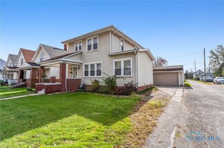 319 W South St, Fostoria, OH 44830