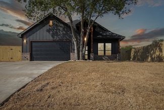 1213 E Butler St, Fort Worth, TX 76115