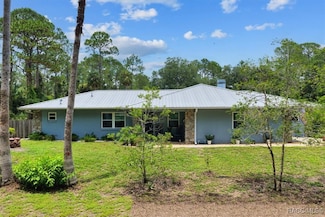4702 Highway 40 W, Yankeetown, FL 34498