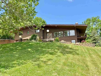 2917 Hwy 22, Muscatine, IA 52761