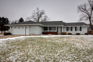105 E Timber St, Newman, IL 61942