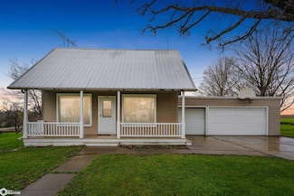 312 W 1st St, Gladbrook, IA 50635