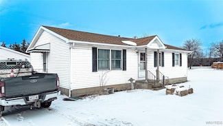 6163 N Whitham Dr, Niagara Falls, NY 14304