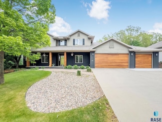 5904 S Deer Park Dr, Sioux Falls, SD 57108