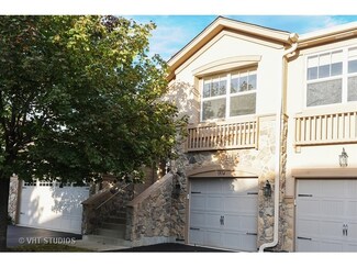 1974 Crenshaw Cir, Vernon Hills, IL 60061