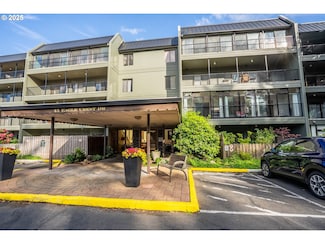 45 Eagle Crest Dr Unit 311, Lake Oswego, OR 97035