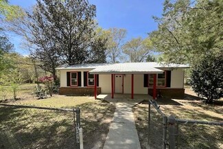 8106 County Line Rd, Laurel Hill, FL 32567