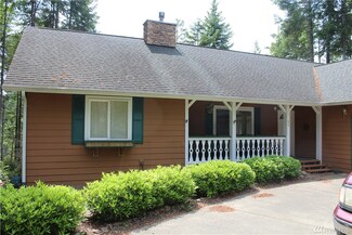 61 N Beaver Place N, Hoodsport, WA 98548