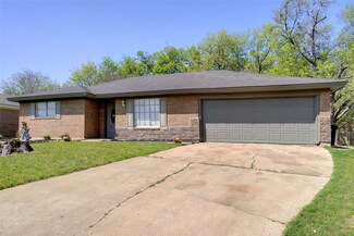 6908 Trimble Dr, Fort Worth, TX 76134