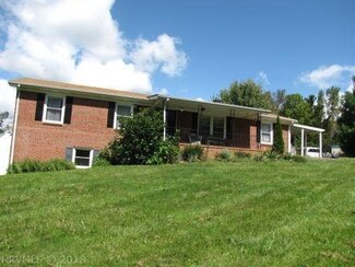 515 5 Forks Rd, Hillsville, VA 24343
