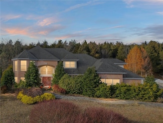 133 Old Kettle Ct, Stroudsburg, PA 18360