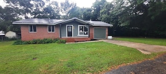 199 Carroll St NE, Pelham, GA 31779