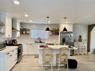 118 Frontier Dr, Oceanside, CA 92054