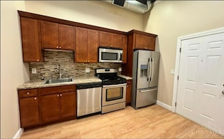 814 E Main St, Cincinnati, OH 45233
