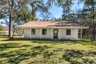 62 Oak Park Dr, Madisonville, LA 70447
