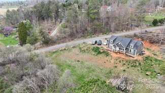 19 Higgins Rd, Weaverville, NC 28787