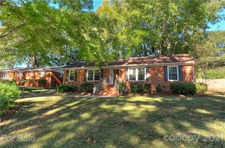 2215 Shadyview Dr, Charlotte, NC 28210