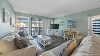 21 Southwood Shores Cir Unit 3C, Village of Four Seasons, MO 65049