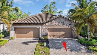 9052 Glenforest Dr, Naples, FL 34120