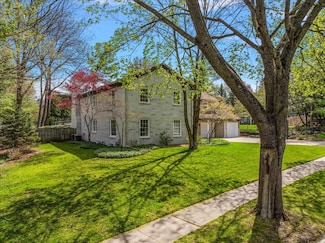 2320 Shawnee Dr SE, Grand Rapids, MI 49506