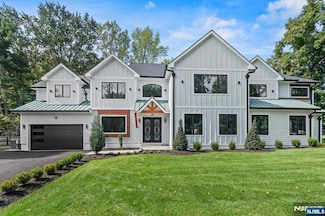 23 Brook Rd, Upper Saddle River, NJ 07458