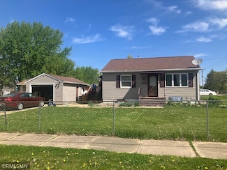 1921 3rd Ave NE, Austin, MN 55912