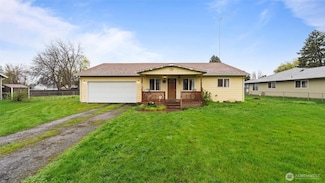223 SE 10th St, College Place, WA 99324